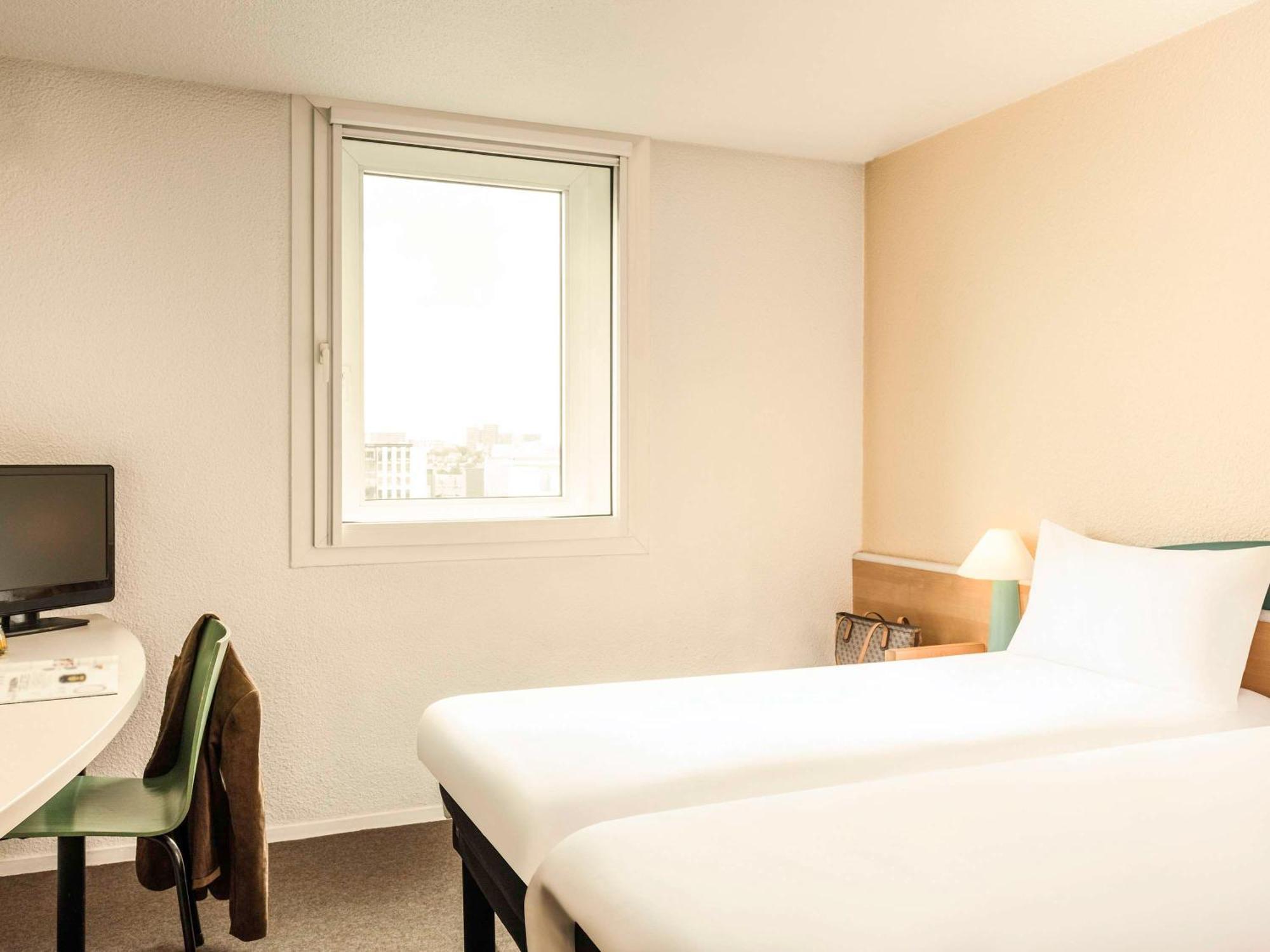 Ibis Paris Porte De Bercy Charenton-le-Pont Exterior foto
